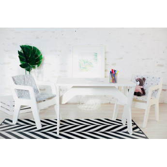 Детский стол со стулом